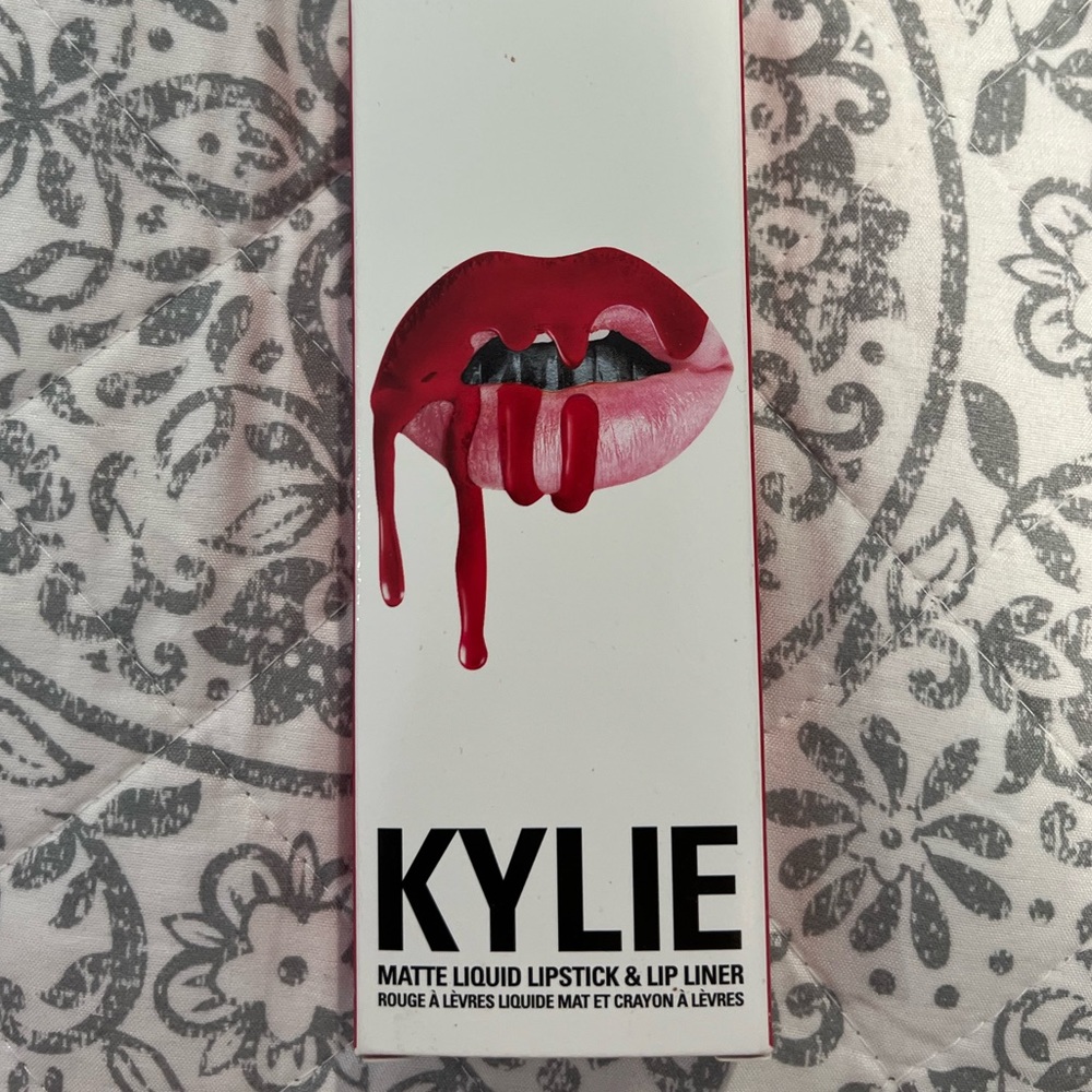 Kylie Lip Kit.